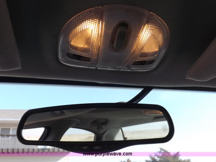 image for item F6483 2004 Ford Taurus SES