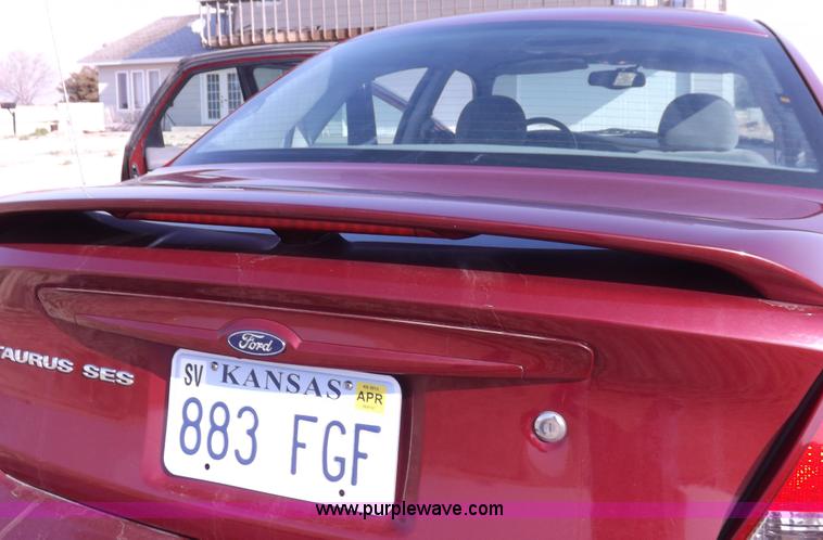 image for item F6483 2004 Ford Taurus SES