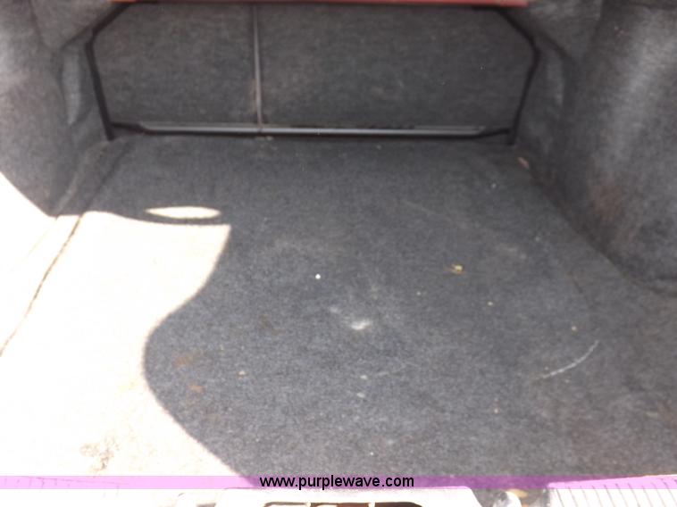 image for item F6483 2004 Ford Taurus SES