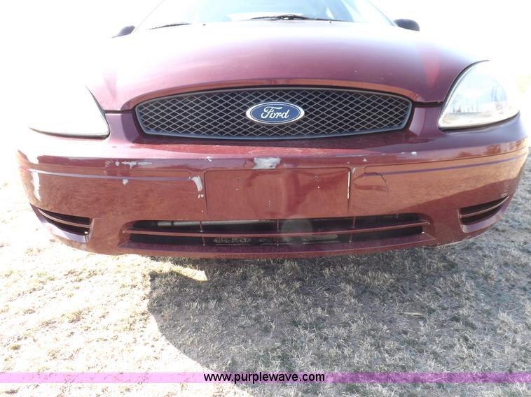 image for item F6483 2004 Ford Taurus SES