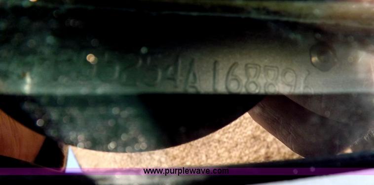 image for item F6483 2004 Ford Taurus SES