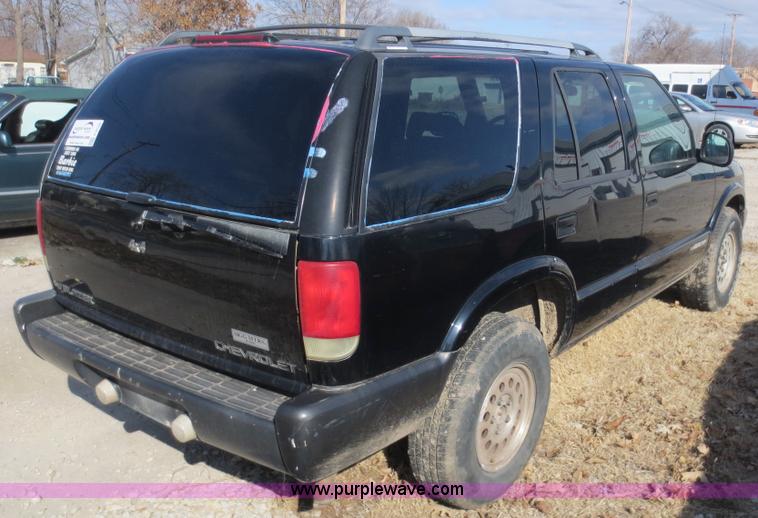 image for item F6596 1996 Chevrolet Blazer SUV