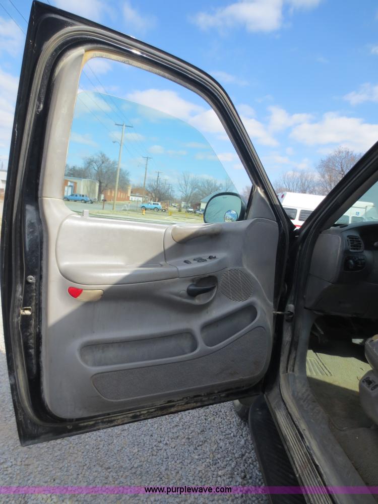 image for item F6597 1998 Ford F150 SuperCab pickup truck