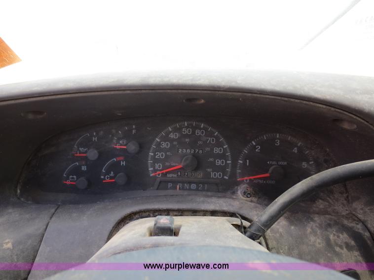 image for item F6597 1998 Ford F150 SuperCab pickup truck