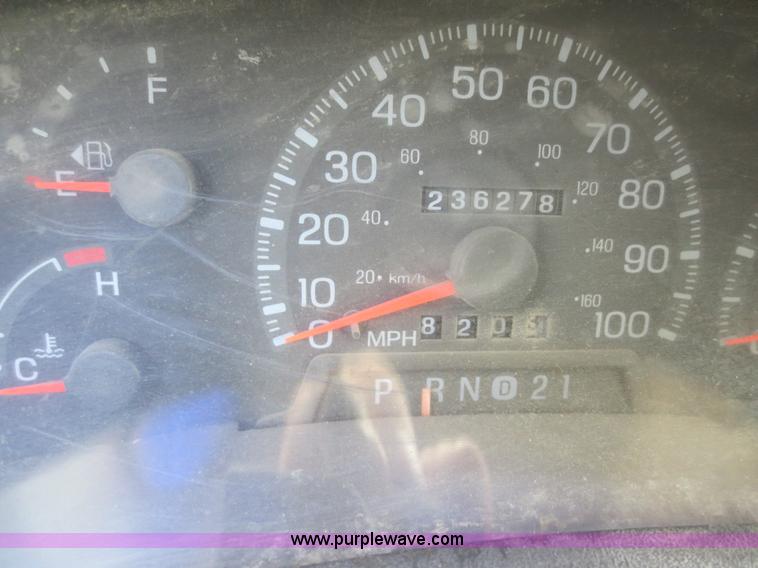 image for item F6597 1998 Ford F150 SuperCab pickup truck