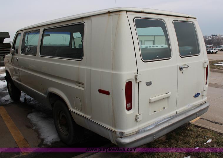 image for item G5312 1989 Ford E350 Club Wagon Super van