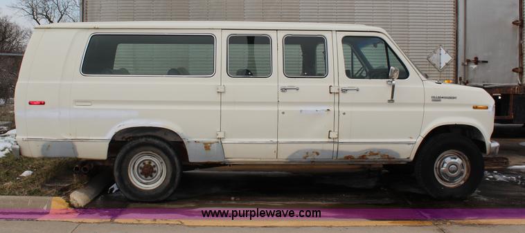 image for item G5312 1989 Ford E350 Club Wagon Super van