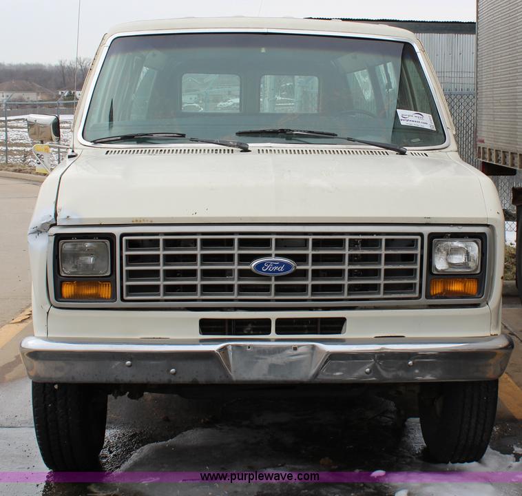 image for item G5312 1989 Ford E350 Club Wagon Super van