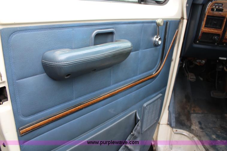 image for item G5312 1989 Ford E350 Club Wagon Super van