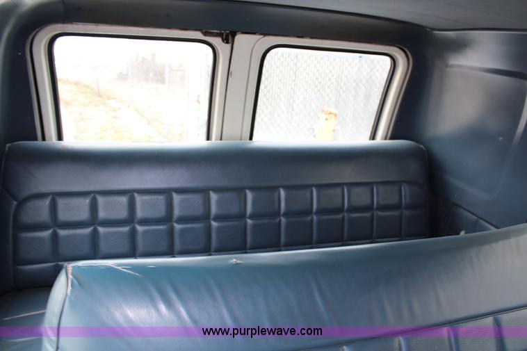 image for item G5312 1989 Ford E350 Club Wagon Super van