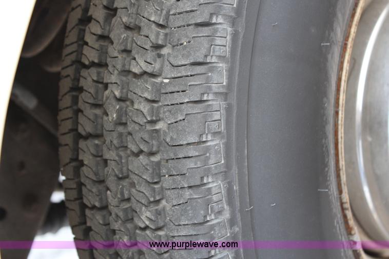 image for item G5312 1989 Ford E350 Club Wagon Super van