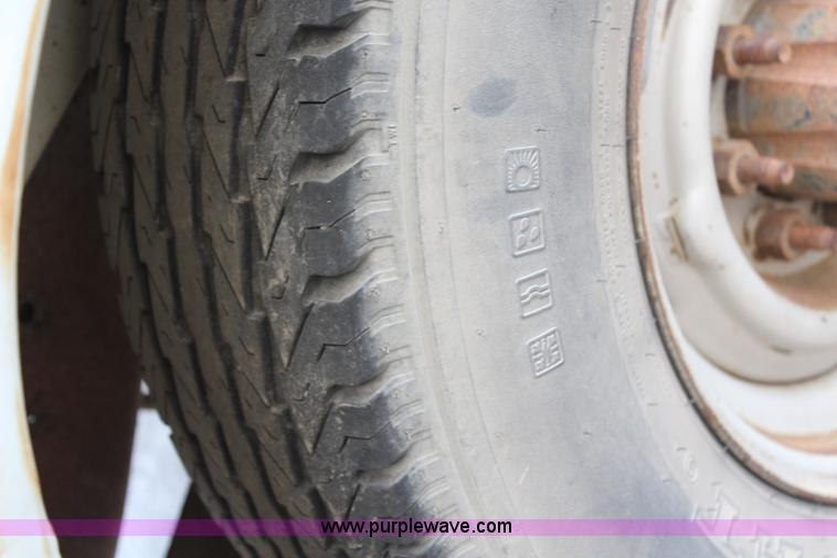 image for item G5312 1989 Ford E350 Club Wagon Super van