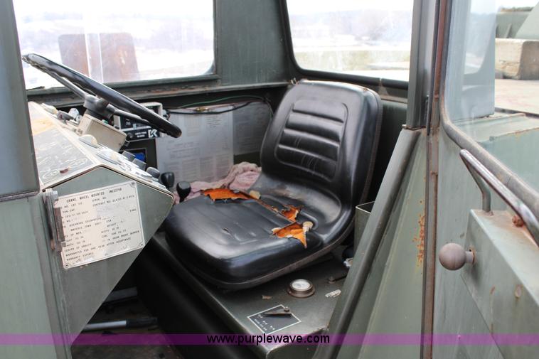 image for item G5317 1984 Koehring wheel mounted crane