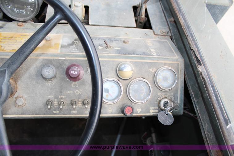 image for item G5317 1984 Koehring wheel mounted crane