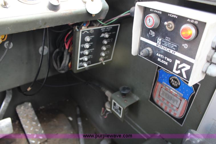 image for item G5317 1984 Koehring wheel mounted crane