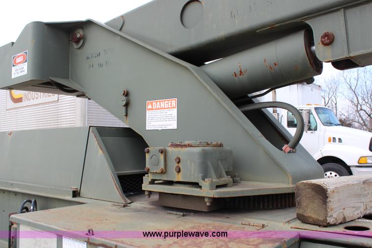 image for item G5317 1984 Koehring wheel mounted crane