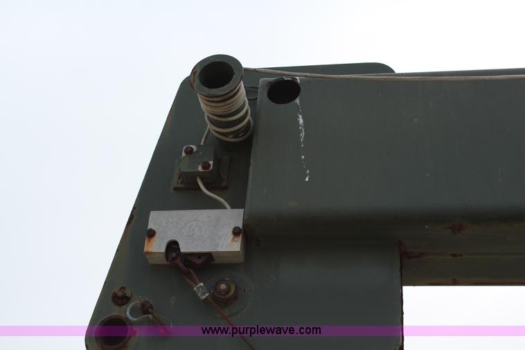 image for item G5317 1984 Koehring wheel mounted crane