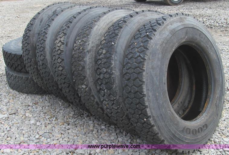 image for item O9162 (8) Goodyear G159 uni-steel radial truck tires