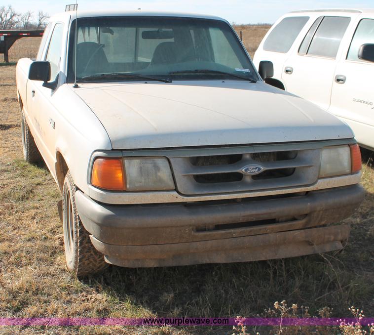 image for item O9349 1997 Ford Ranger SuperCab pickup truck