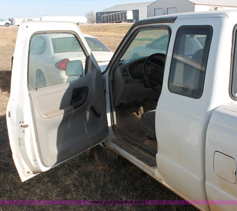 image for item O9349 1997 Ford Ranger SuperCab pickup truck