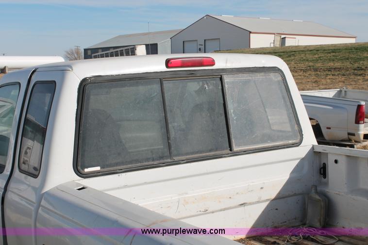 image for item O9349 1997 Ford Ranger SuperCab pickup truck