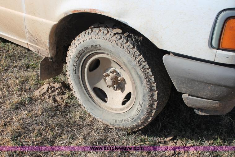 image for item O9349 1997 Ford Ranger SuperCab pickup truck