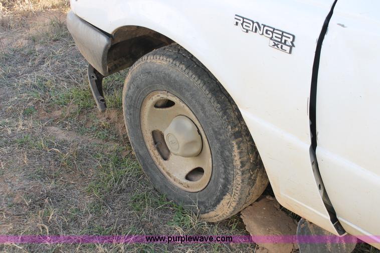 image for item O9349 1997 Ford Ranger SuperCab pickup truck