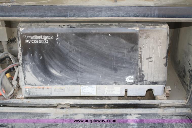 image for item V9682 Cummins RVQG 5500 generator