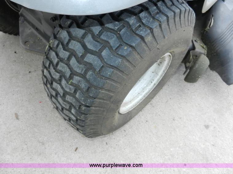 image for item X9609 Sears Craftsman LT2000 lawn mower