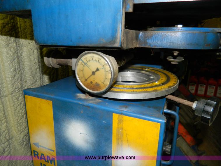 image for item Y9372 Ben Pearson MC59 tube master