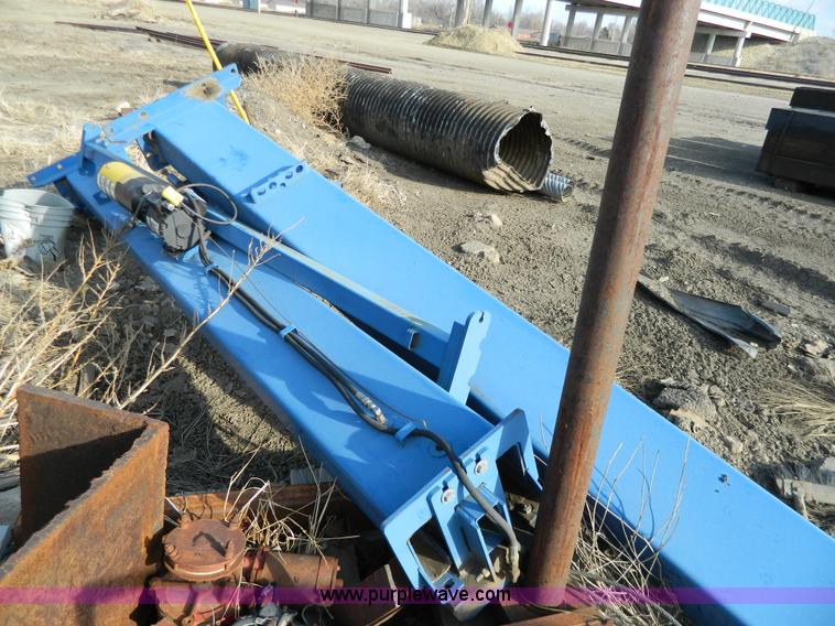 image for item Y9405 Forward DP09A automotive lift