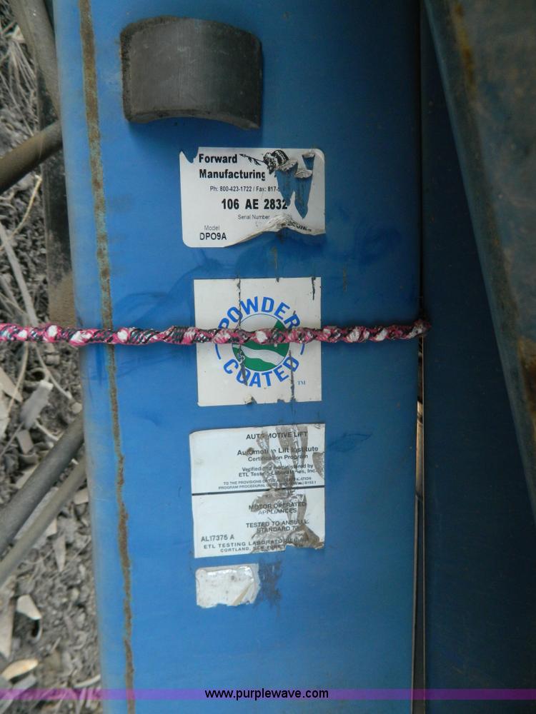 image for item Y9405 Forward DP09A automotive lift