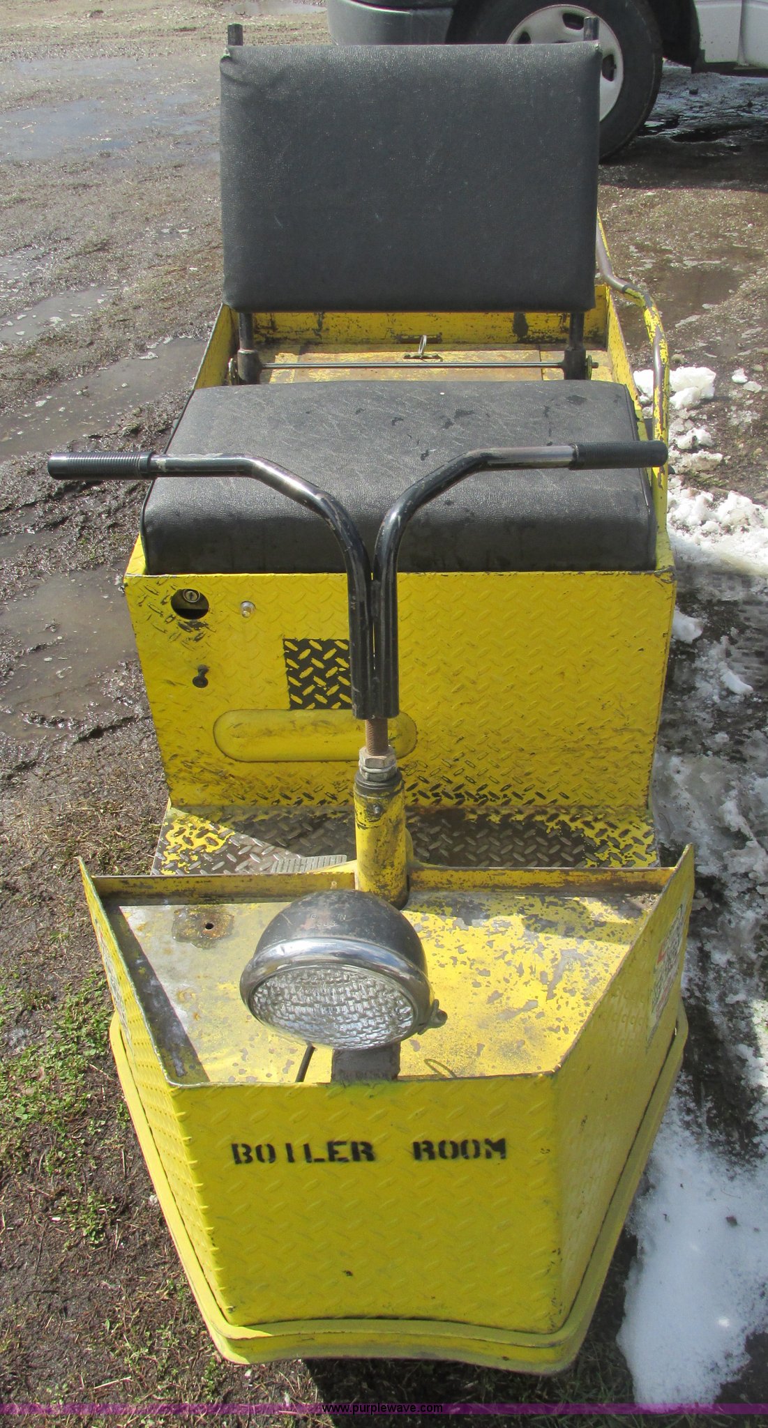 Cushman utility cart in Lexington, MO Item B5790 sold Purple Wave