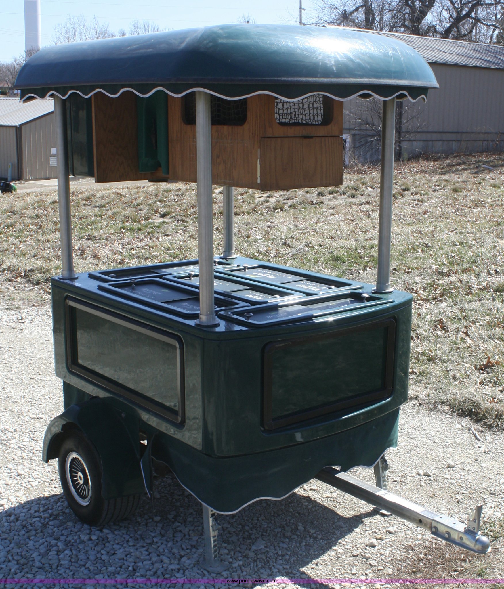 Beverage cart trailer in Wamego, KS Item V9686 sold Purple Wave