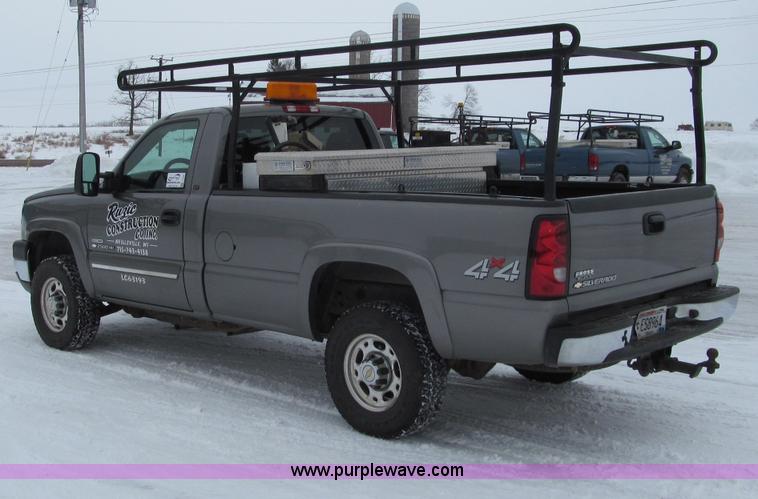 image for item G2503 2007 Chevrolet Silverado 2500HD pickup truck