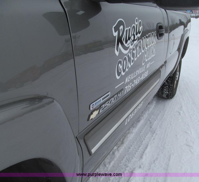 image for item G2503 2007 Chevrolet Silverado 2500HD pickup truck