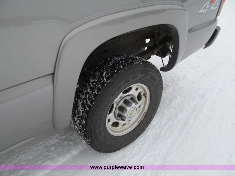 image for item G2503 2007 Chevrolet Silverado 2500HD pickup truck