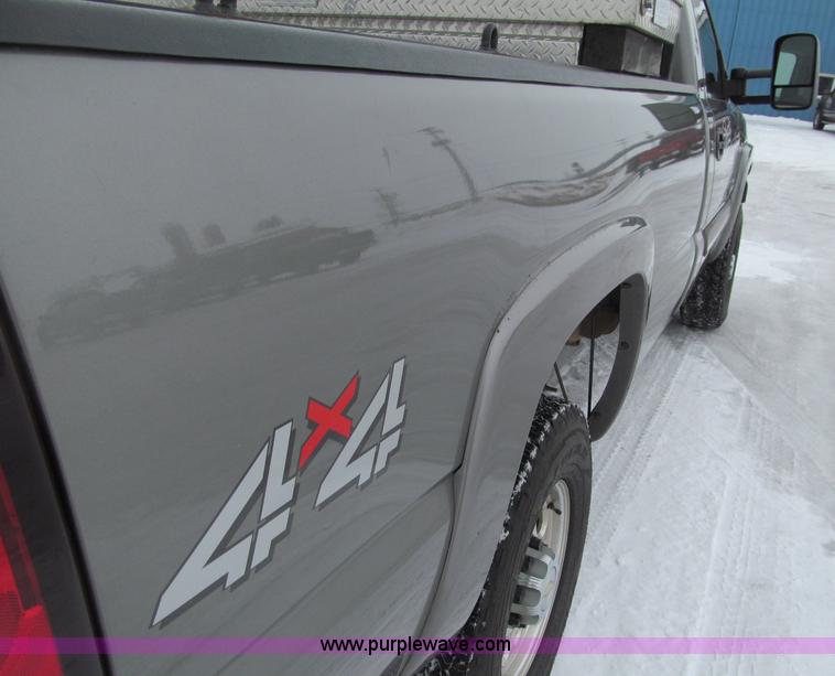 image for item G2503 2007 Chevrolet Silverado 2500HD pickup truck