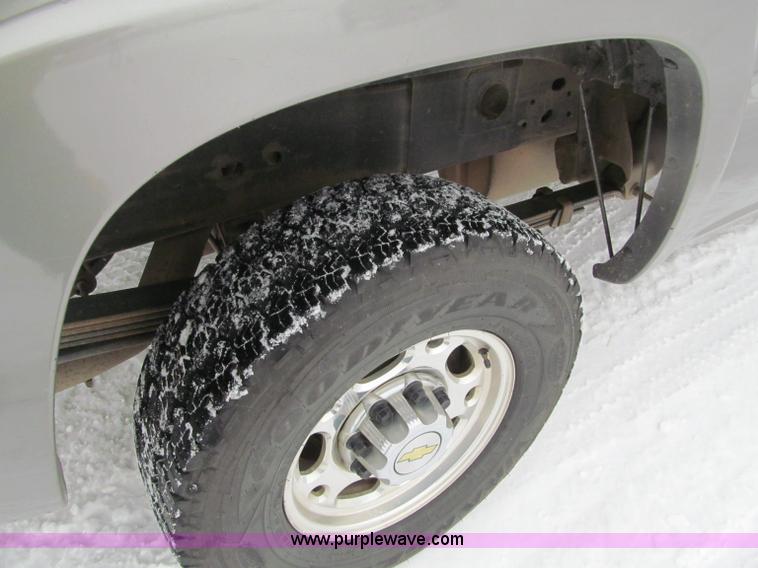 image for item G2503 2007 Chevrolet Silverado 2500HD pickup truck