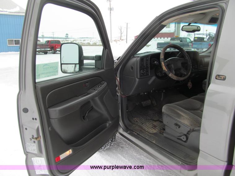 image for item G2503 2007 Chevrolet Silverado 2500HD pickup truck