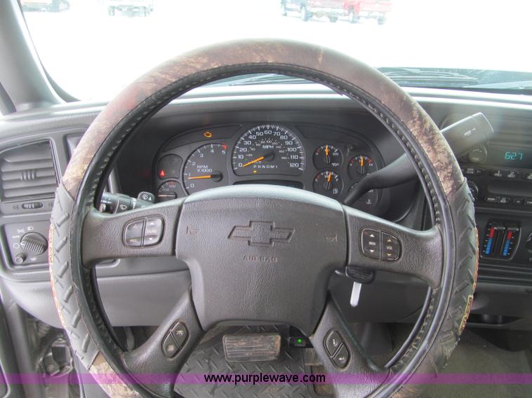 image for item G2503 2007 Chevrolet Silverado 2500HD pickup truck