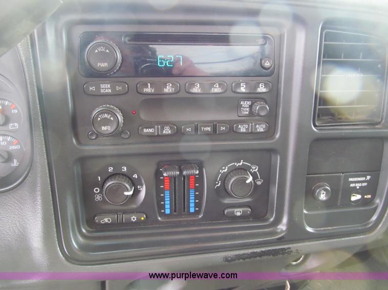 image for item G2503 2007 Chevrolet Silverado 2500HD pickup truck