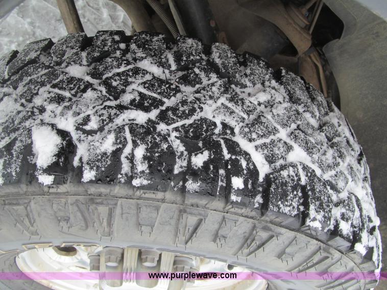 image for item G2504 2003 Chevrolet Silverado 2500HD Ext. Cab pickup truck