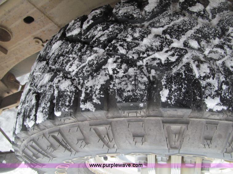 image for item G2504 2003 Chevrolet Silverado 2500HD Ext. Cab pickup truck