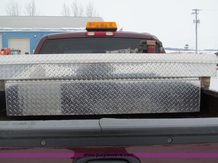 image for item G2504 2003 Chevrolet Silverado 2500HD Ext. Cab pickup truck