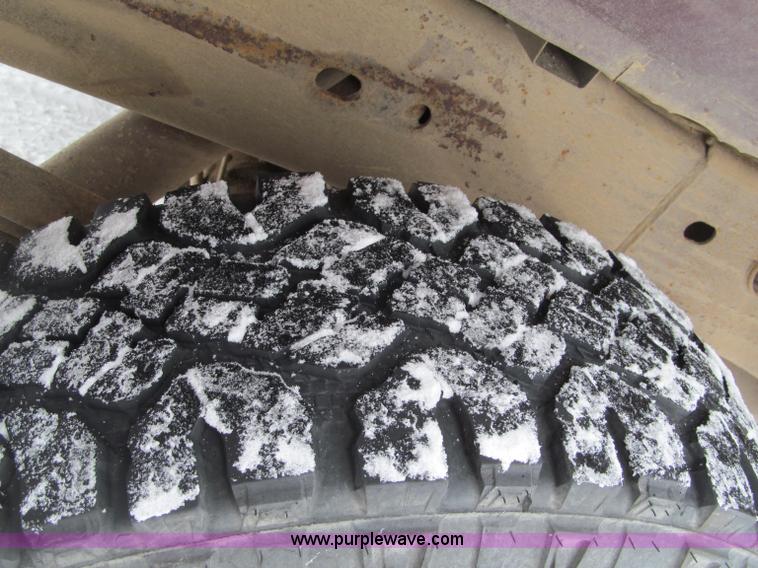 image for item G2504 2003 Chevrolet Silverado 2500HD Ext. Cab pickup truck