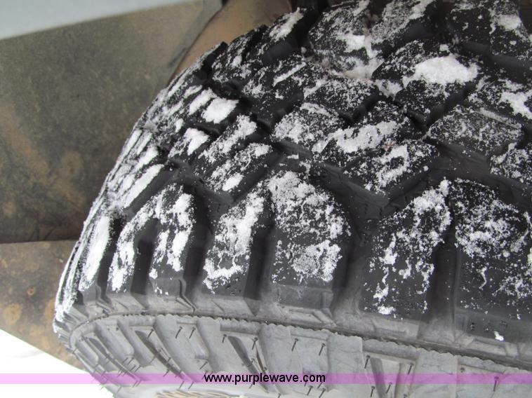 image for item G2504 2003 Chevrolet Silverado 2500HD Ext. Cab pickup truck