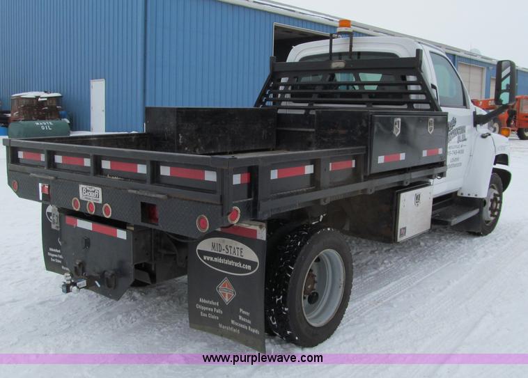 image for item G2538 2006 GMC C5500 utility truck