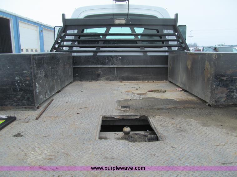 image for item G2538 2006 GMC C5500 utility truck