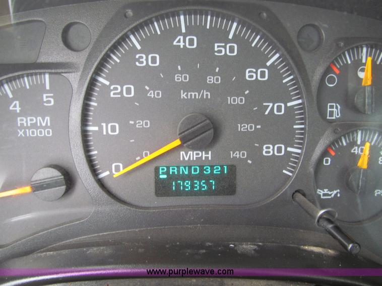 image for item G2538 2006 GMC C5500 utility truck